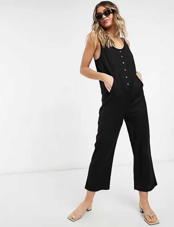 Jumpsuit dengan kancing depan